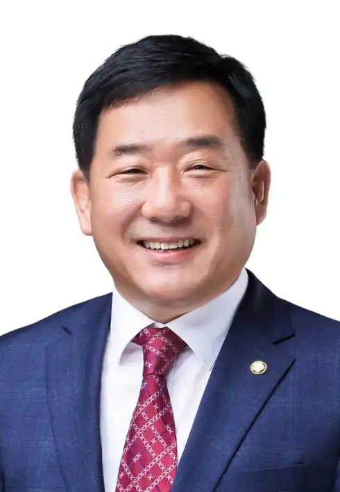 박성민