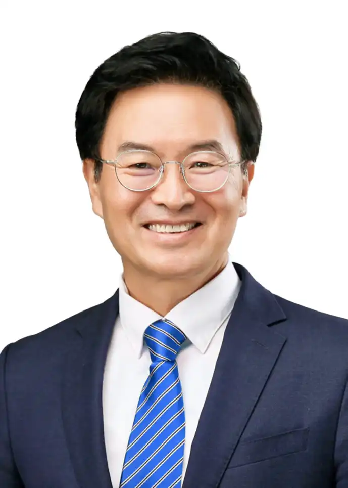 정진욱
